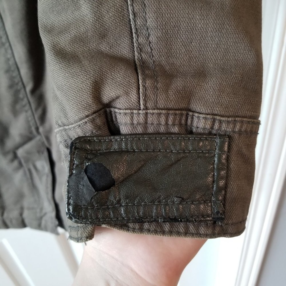 Green Winter / Fall Jacket - Picture 5 of 6